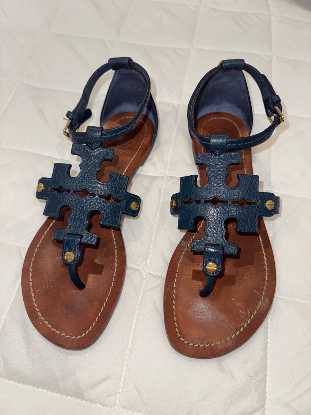 Tory Burch Navy Leather Logo T-Strap Sandals - Picture 4 of 5